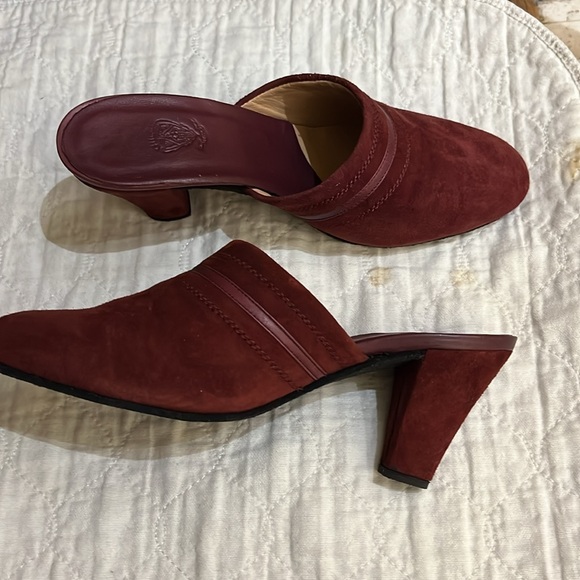 VINTAGE Gucci Burgundy Suede Heeled Slippers - 5US, deadstock 🇮🇹 - Picture 2 of 3